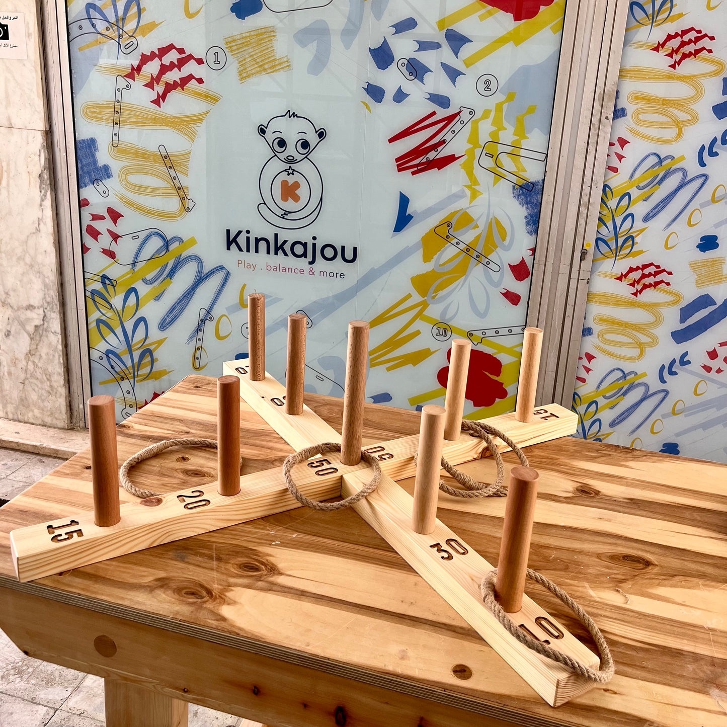 Wooden throwing game for young and old